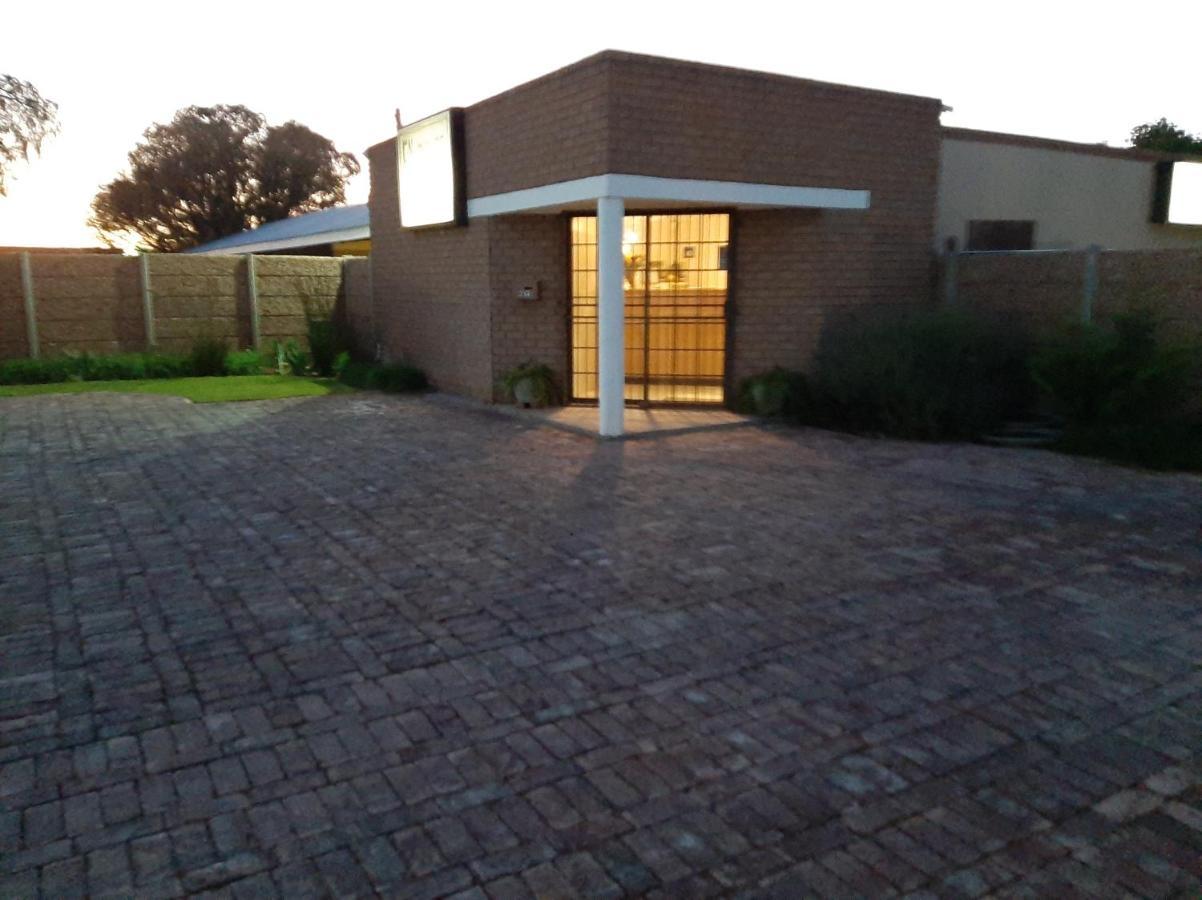 Apartament En Route Beaufort West Zewnętrze zdjęcie
